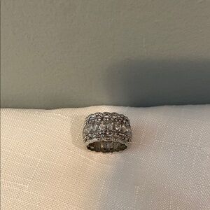 Elegant Silver Band Ring